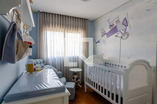 Apartamento com 2 quartos e varanda em Campo Belo para comprar. — Quarto Suíte 2