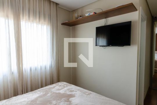 Apartamento com 2 quartos e varanda em Campo Belo para comprar. — Quarto Suíte 1