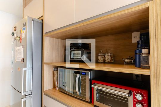 Apartamento com 2 quartos e varanda em Campo Belo para comprar. — Cozinha