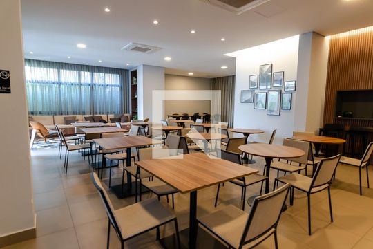 Apartamento com 2 quartos e varanda em Campo Belo para comprar. — Área comum - Salão de festas