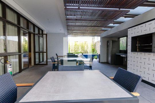 Apartamento com 2 quartos e varanda em Campo Belo para comprar. — Área comum - Churrasqueira