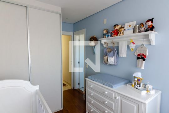 Apartamento com 2 quartos e varanda em Campo Belo para comprar. — Quarto Suíte 2