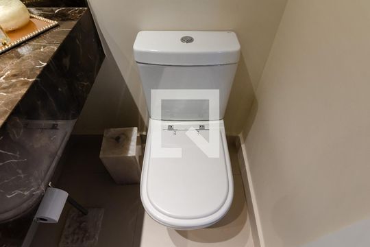 Apartamento com 2 quartos e varanda em Campo Belo para comprar. — Lavabo