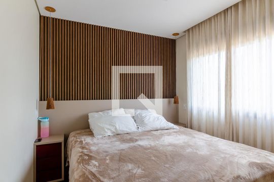 Apartamento com 2 quartos e varanda em Campo Belo para comprar. — Quarto Suíte 1