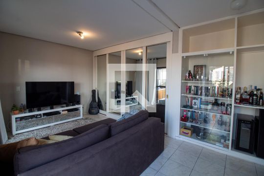 Venda de apartamento com 2 quartos e academia no condomínio. — Sala de TV