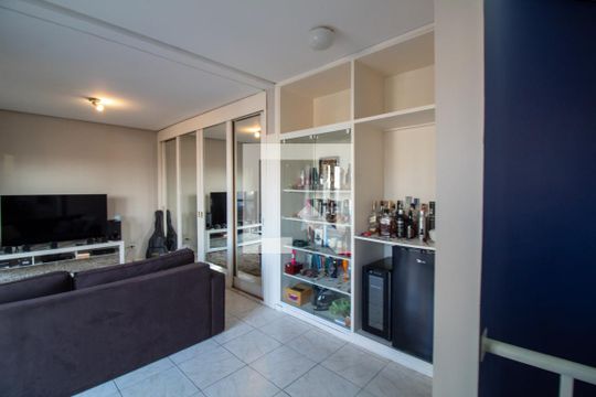 Venda de apartamento com 2 quartos e academia no condomínio. — Sala de Leitura