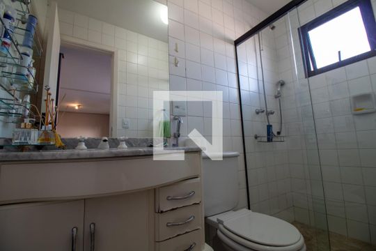 Venda de apartamento com 2 quartos e academia no condomínio. — Banheiro 2