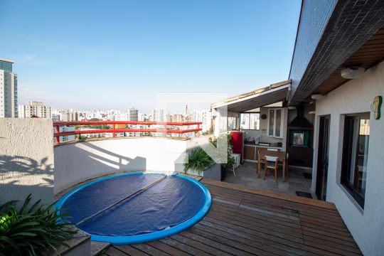 Venda de apartamento com 2 quartos e academia no condomínio. — Piscina