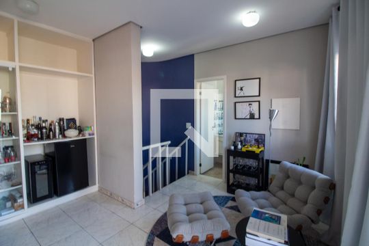 Venda de apartamento com 2 quartos e academia no condomínio. — Sala de Leitura