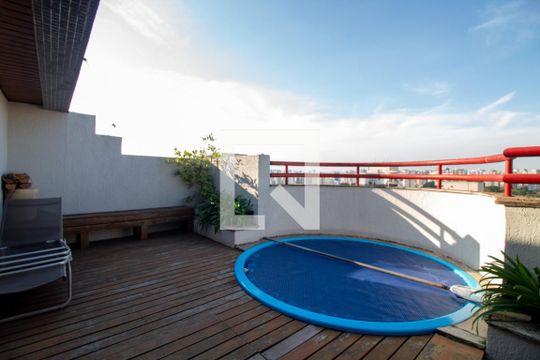 Venda de apartamento com 2 quartos e academia no condomínio. — Piscina