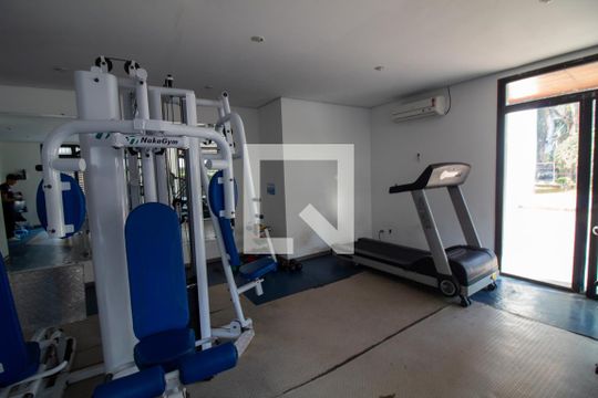 Venda de apartamento com 2 quartos e academia no condomínio. — Área comum - Academia
