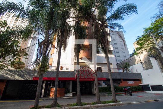 Venda de apartamento com 2 quartos e academia no condomínio. — Fachada