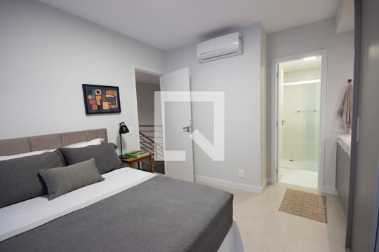 Venda de apartamento mobiliado no Itaim Bibi com piscina, varanda e 2 quartos. — Suíte 2