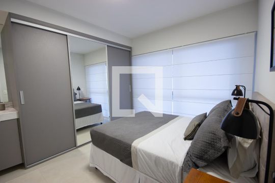 Venda de apartamento mobiliado no Itaim Bibi com piscina, varanda e 2 quartos. — Suíte 2