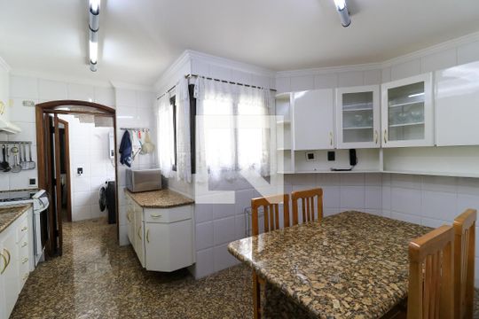 Apartamento mobiliado com 3 quartos para compra. Excelente oportunidade de venda! — Cozinha