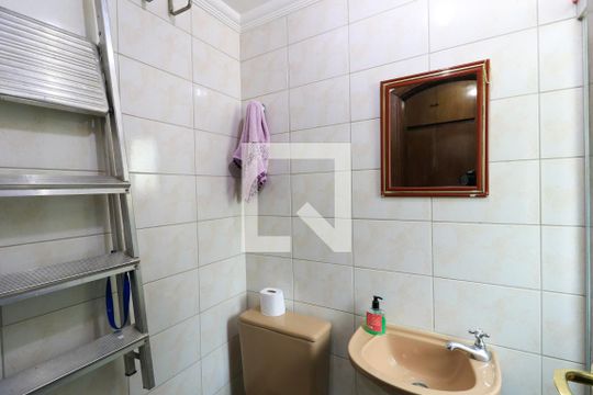 Apartamento mobiliado com 3 quartos para compra. Excelente oportunidade de venda! — Banheiro de serviço