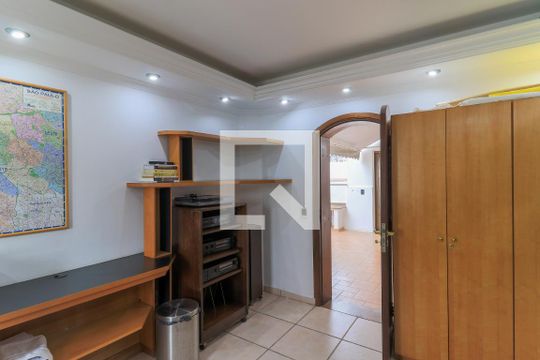 Apartamento mobiliado com 3 quartos para compra. Excelente oportunidade de venda! — Escritório