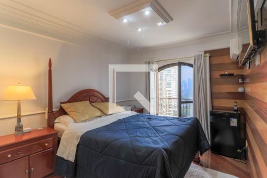 Apartamento mobiliado com 3 quartos para compra. Excelente oportunidade de venda! — Suíte