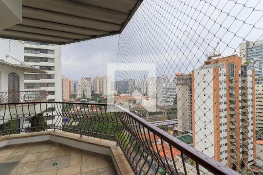 Apartamento mobiliado com 3 quartos para compra. Excelente oportunidade de venda! — Varanda da Sala