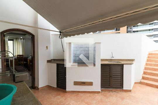 Apartamento mobiliado com 3 quartos para compra. Excelente oportunidade de venda! — Churrasqueira
