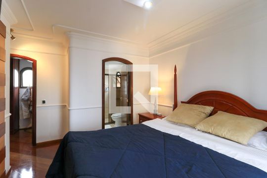 Apartamento mobiliado com 3 quartos para compra. Excelente oportunidade de venda! — Suíte