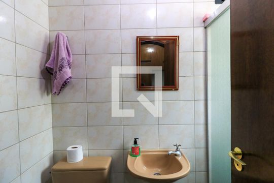 Apartamento mobiliado com 3 quartos para compra. Excelente oportunidade de venda! — Banheiro de serviço