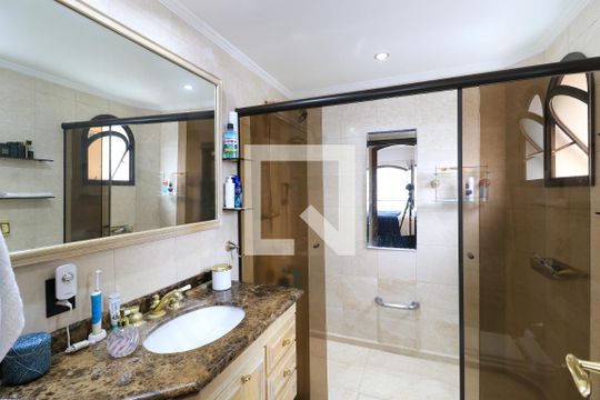 Apartamento mobiliado com 3 quartos para compra. Excelente oportunidade de venda! — Banheiro da Suíte