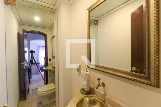 Apartamento mobiliado com 3 quartos para compra. Excelente oportunidade de venda! — Lavabo