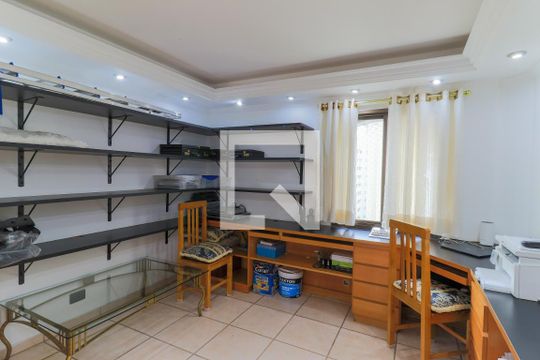 Apartamento mobiliado com 3 quartos para compra. Excelente oportunidade de venda! — Escritório