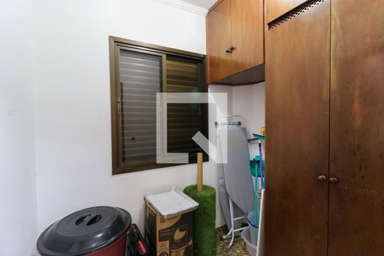 Apartamento mobiliado com 3 quartos para compra. Excelente oportunidade de venda! — Quarto de Serviço