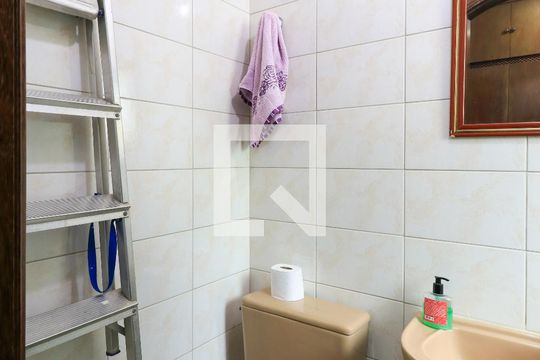 Apartamento mobiliado com 3 quartos para compra. Excelente oportunidade de venda! — Banheiro de serviço