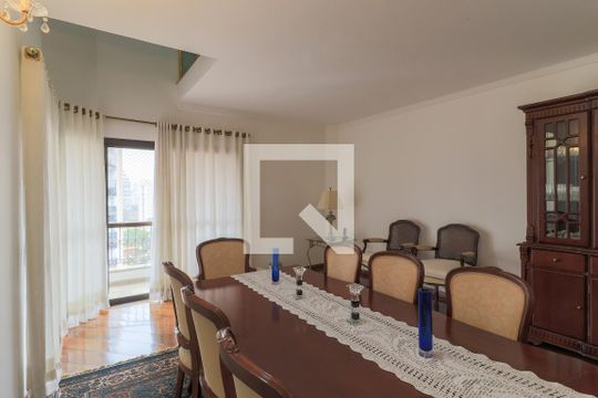 Apartamento mobiliado com 3 quartos para compra. Excelente oportunidade de venda! — Sala 1