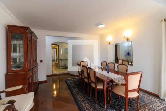 Apartamento mobiliado com 3 quartos para compra. Excelente oportunidade de venda! — Sala 1