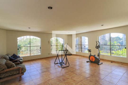 Apartamento mobiliado com 3 quartos para compra. Excelente oportunidade de venda! — Área comum - Academia