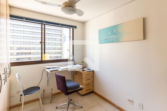 Compra apartamento na Bela Vista com 2 quartos, piscina e churrasqueira no condomínio. — Suíte 2 - Quarto 2
