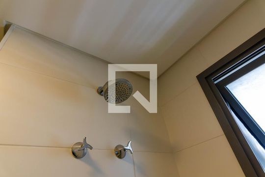Apartamento à venda, com 105 m², 2 quartos e 2 vagas — Banheiro