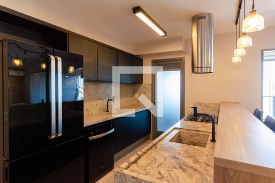 Apartamento à venda, com 105 m², 2 quartos e 2 vagas — Cozinha