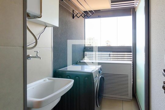 Apartamento à venda, com 105 m², 2 quartos e 2 vagas — Área de Serviço