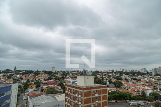 Apartamento com 4 quartos, churrasqueira no condomínio e quintal. Ideal para comprar. — Vista da Área Externa