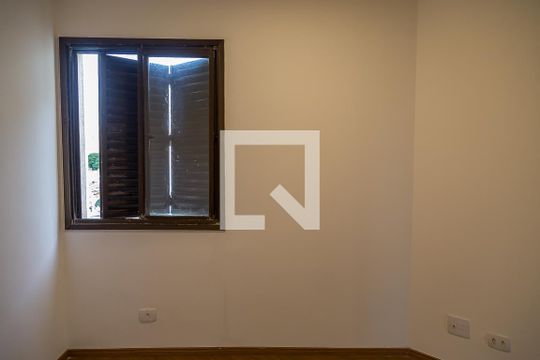 Apartamento com 4 quartos, churrasqueira no condomínio e quintal. Ideal para comprar. — Quarto 1