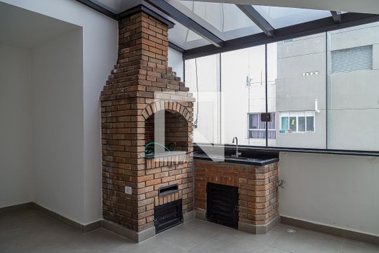 Apartamento com 4 quartos, churrasqueira no condomínio e quintal. Ideal para comprar. — Espaço Gourmet