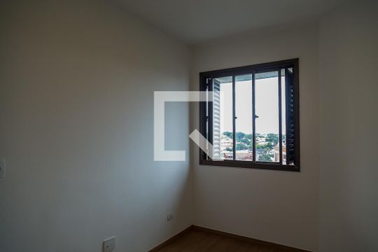 Apartamento com 4 quartos, churrasqueira no condomínio e quintal. Ideal para comprar. — Quarto 3
