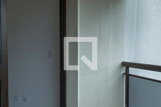 Apartamento com 4 quartos, churrasqueira no condomínio e quintal. Ideal para comprar. — Varanda