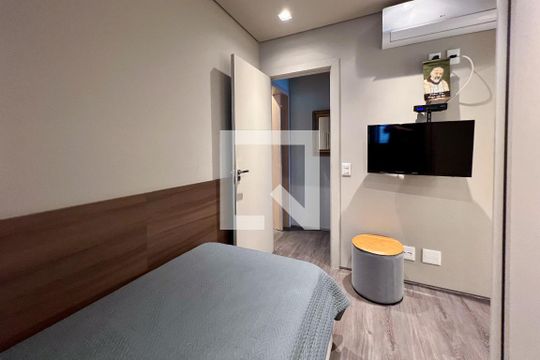 Compra apartamento na Vila Nova Conceição com 2 suítes e piscina no condomínio. — Suíte 1