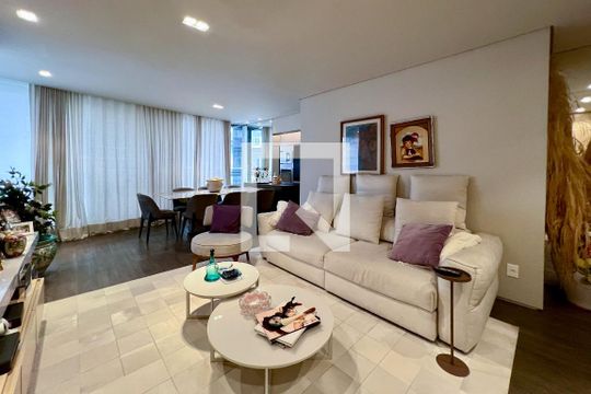 Compra apartamento na Vila Nova Conceição com 2 suítes e piscina no condomínio. — foto 1