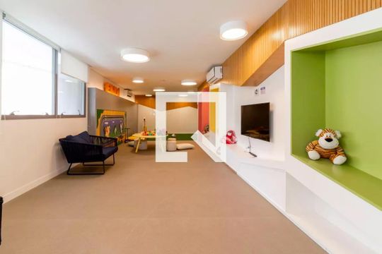Compra apartamento na Vila Nova Conceição com 2 suítes e piscina no condomínio. — Brinquedoteca