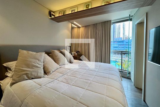 Compra apartamento na Vila Nova Conceição com 2 suítes e piscina no condomínio. — Suíte 2