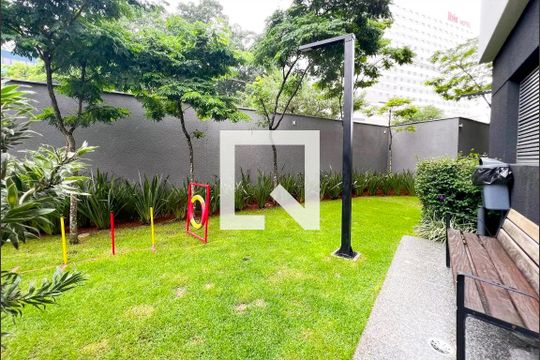 Compra apartamento na Vila Nova Conceição com 2 suítes e piscina no condomínio. — Espaço Pet
