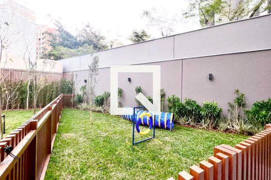 Compra apartamento na Vila Nova Conceição com 2 suítes e piscina no condomínio. — Espaço Pet