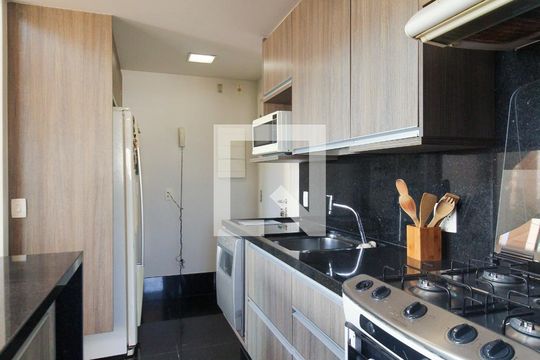 Comprar apartamento mobiliado no Jardim Paulista com 3 quartos, academia e piscina. — Cozinha
